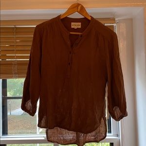 Gauzey cotton blouse with gathered sleeves